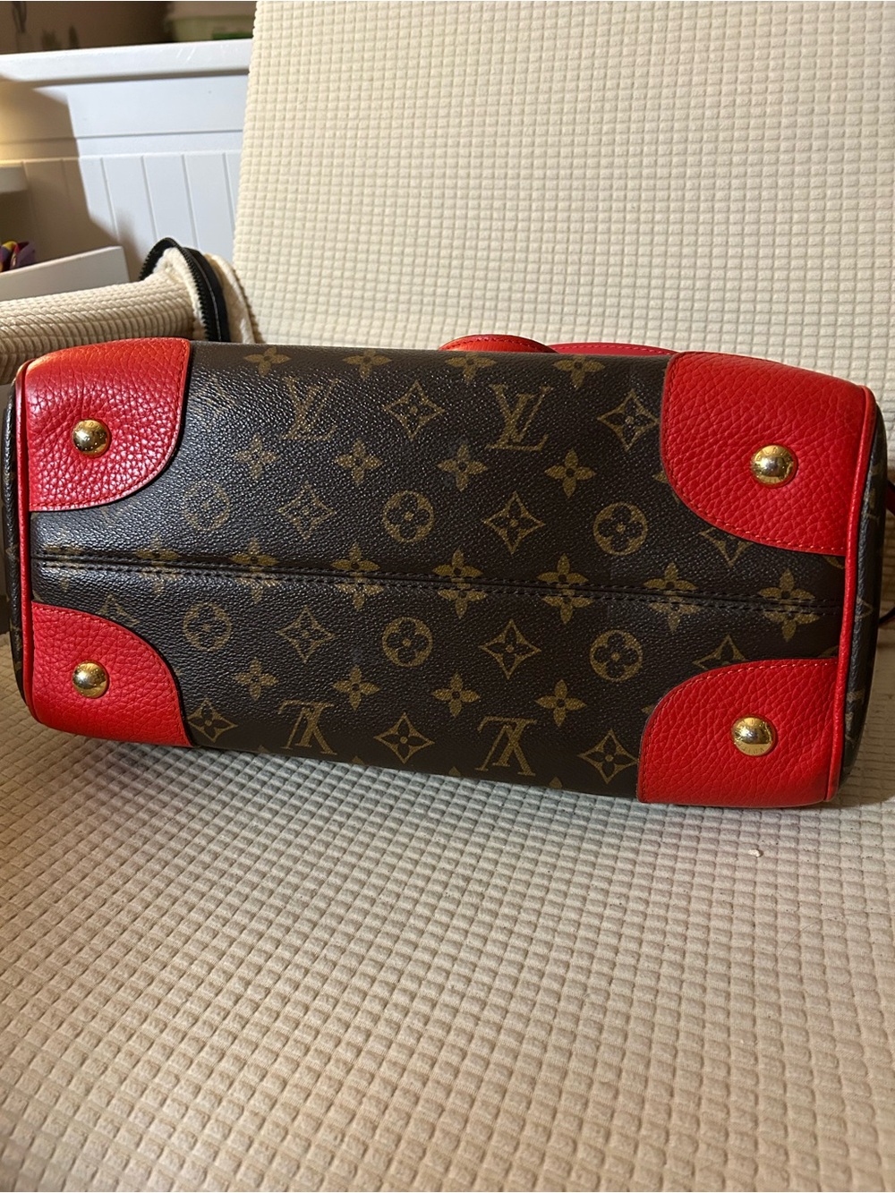 Louis Vuitton Retiro Handbag - Picture 3 of 11